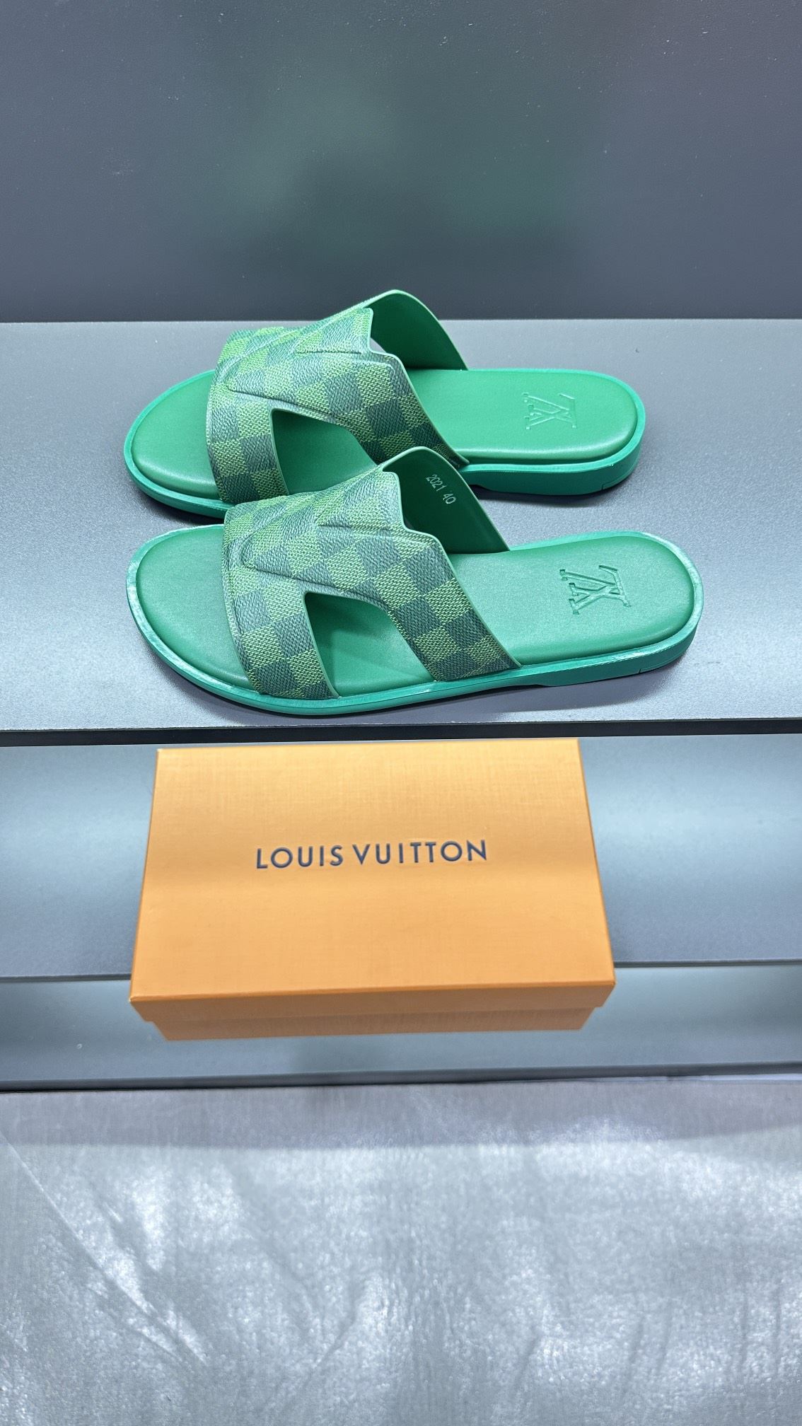 Louis Vuitton Slippers